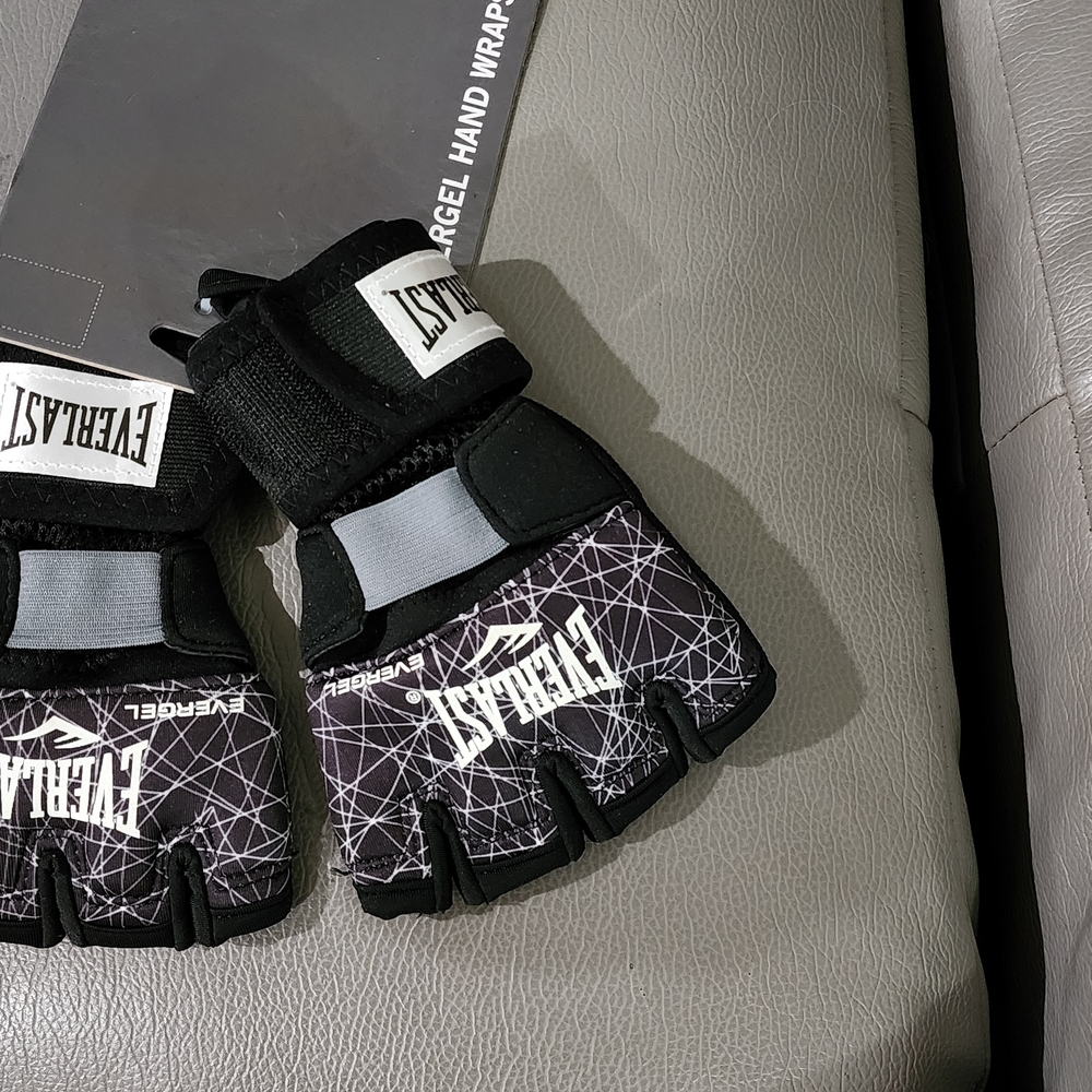 Everlast Black and Gray Evergel Hand Wraps